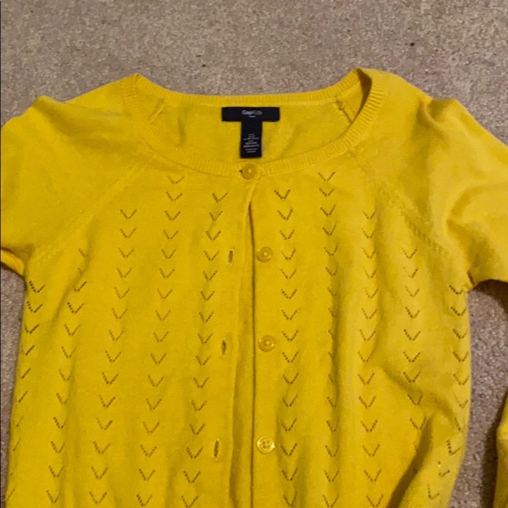 Gap sweater